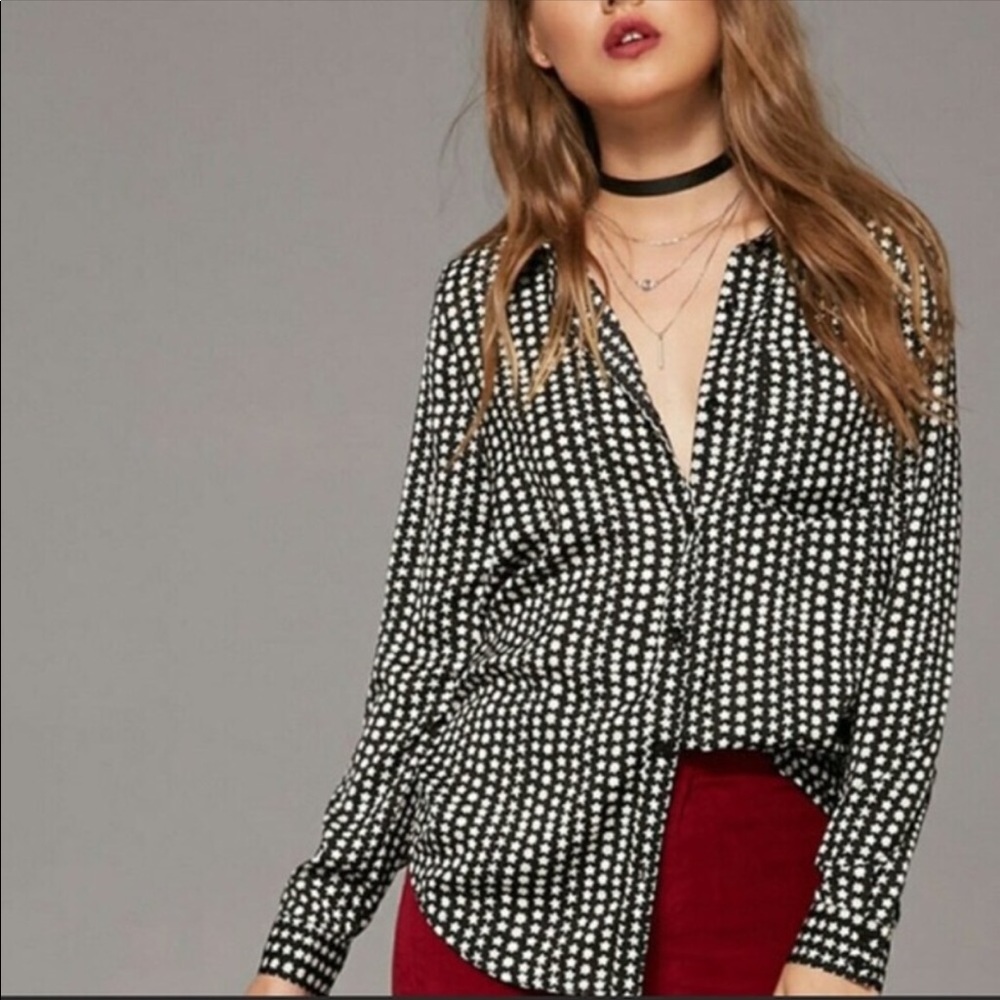 ‼️4 for $25‼️ Forever 21 STAR PATTERNED BUTTON DOWN